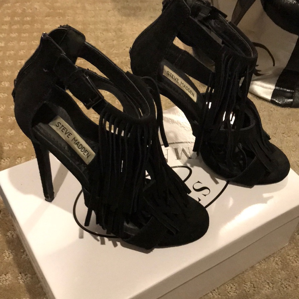 Steve Madden “Bakirr” Fringe Suede Black Heels